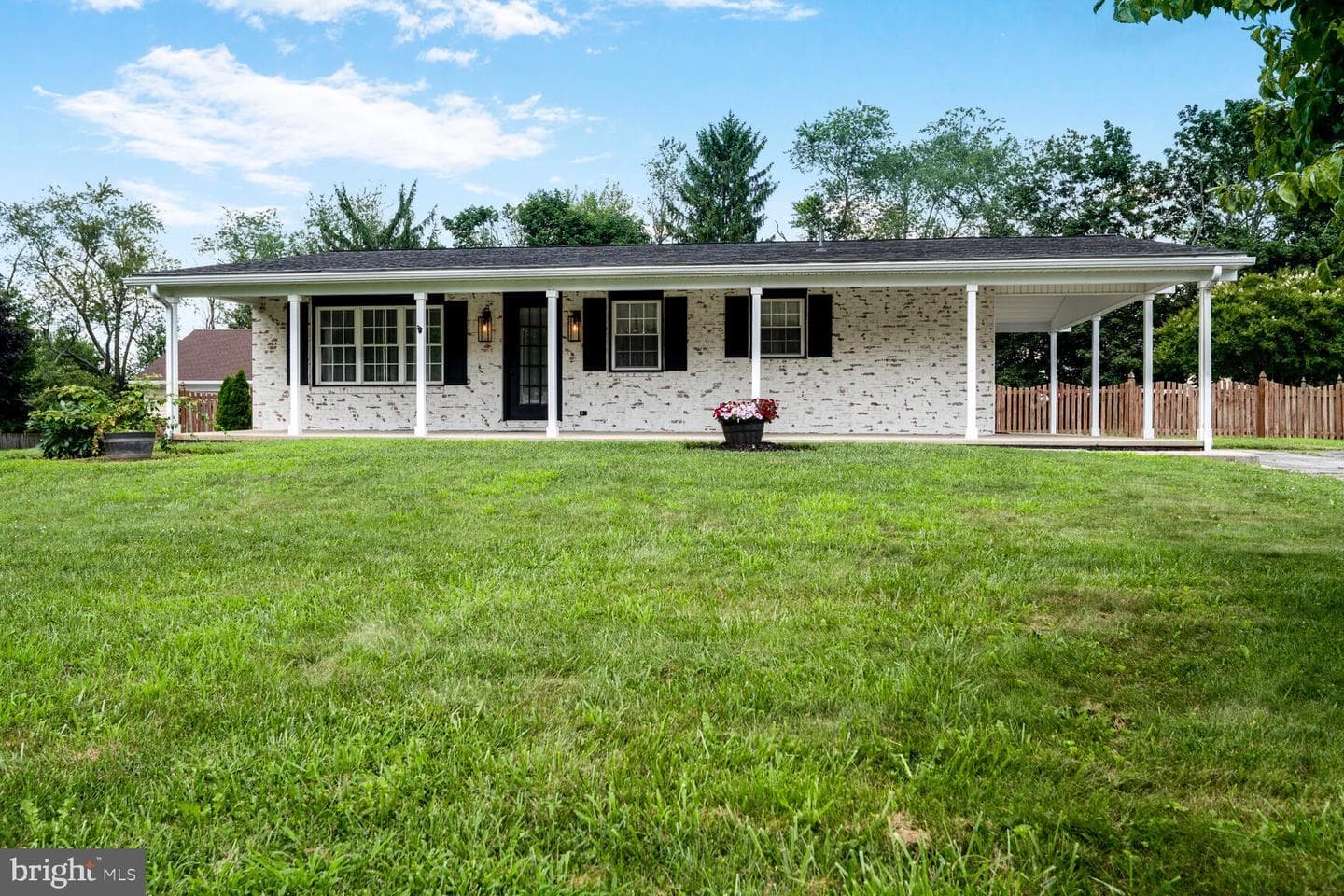 4705 Warner Drive photo 2
