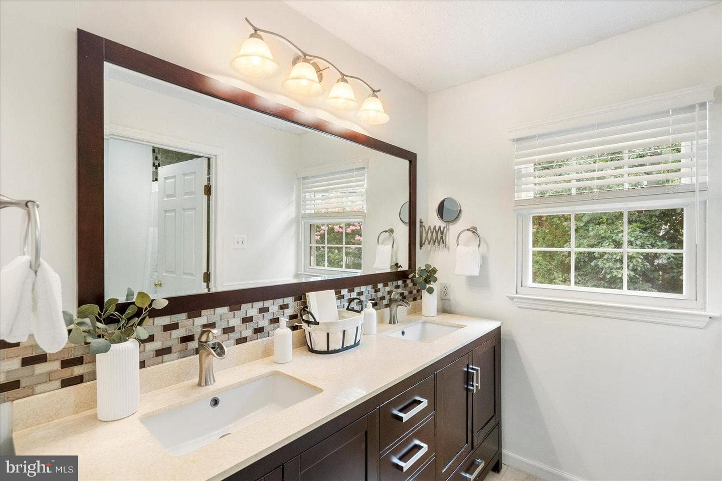 1697 King Richard Road photo 14