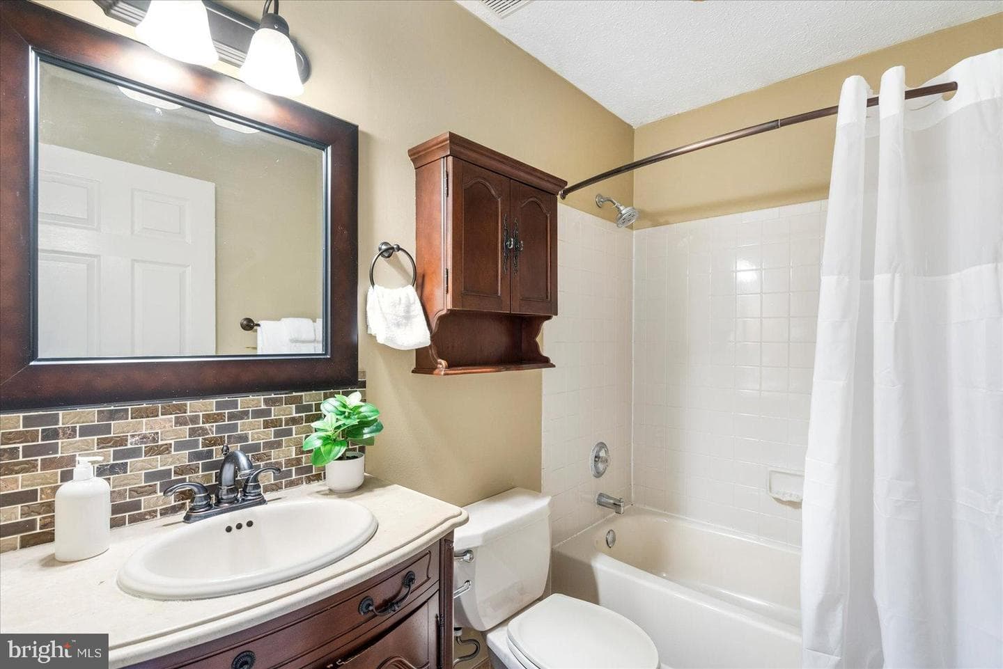1697 King Richard Road photo 15