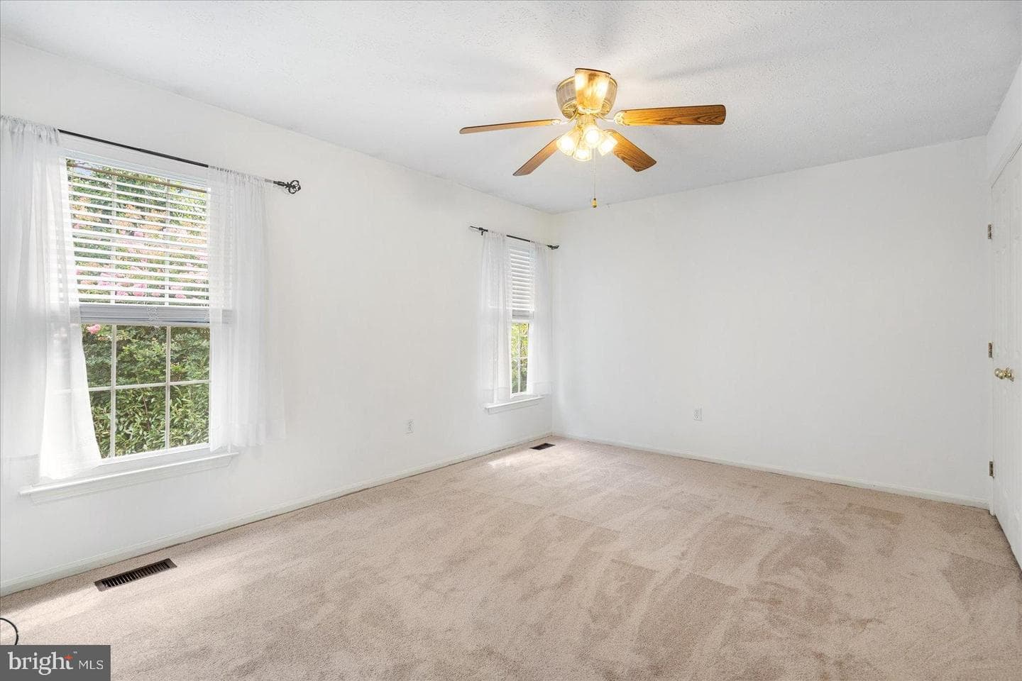 1697 King Richard Road photo 16