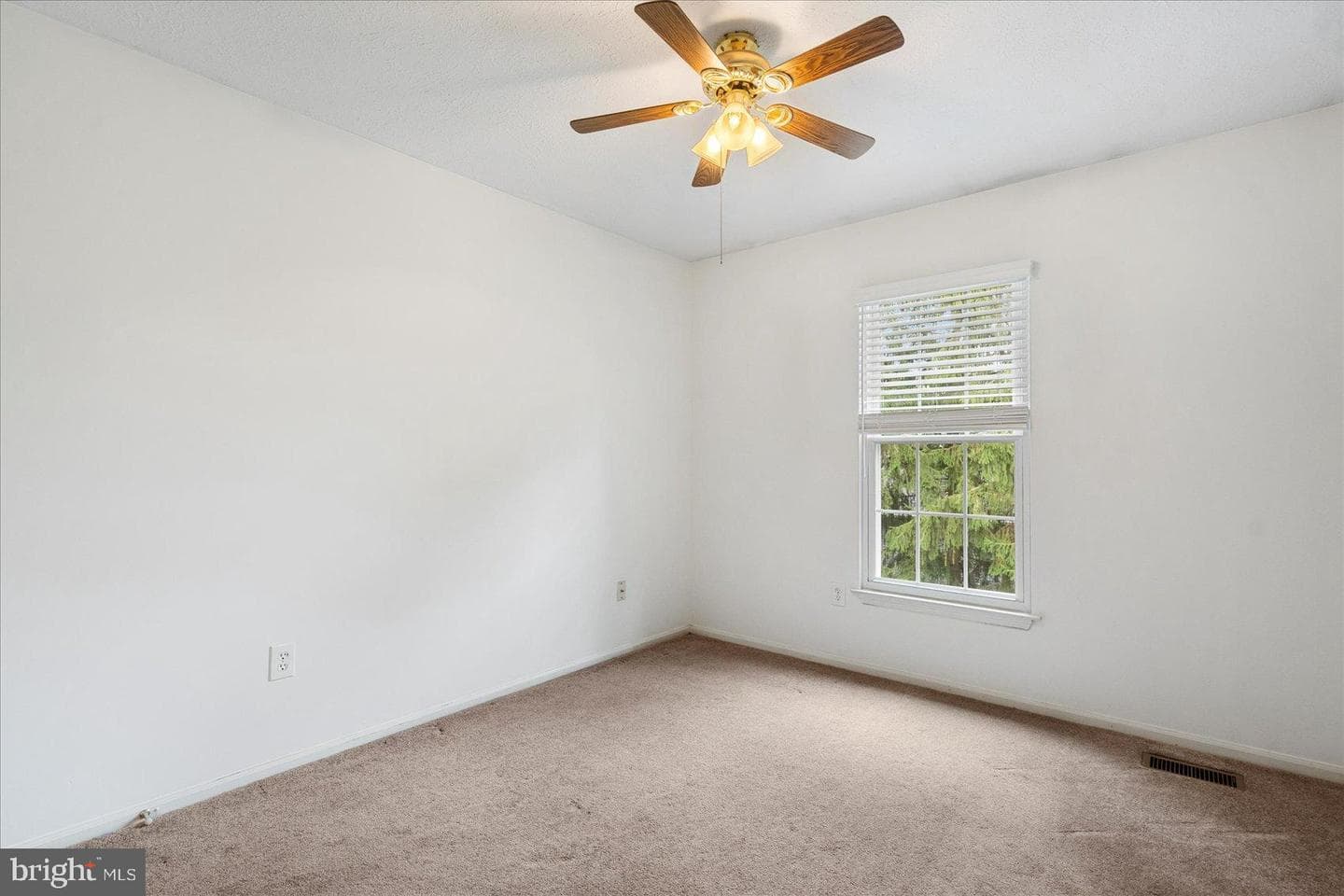 1697 King Richard Road photo 18