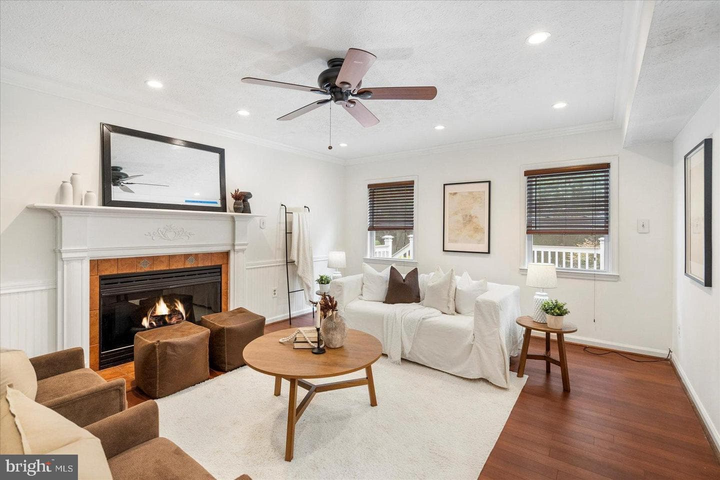 1697 King Richard Road photo 2