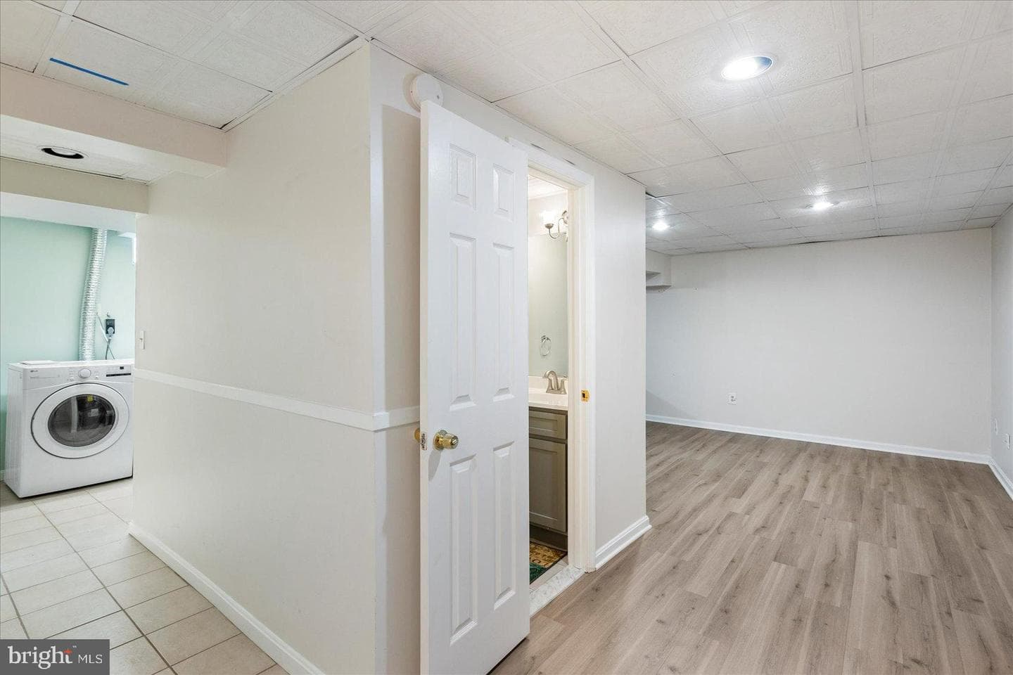 1697 King Richard Road photo 22