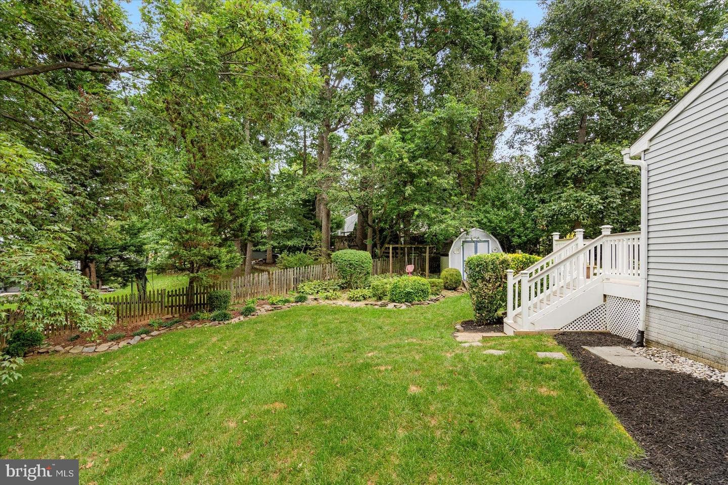 1697 King Richard Road photo 32