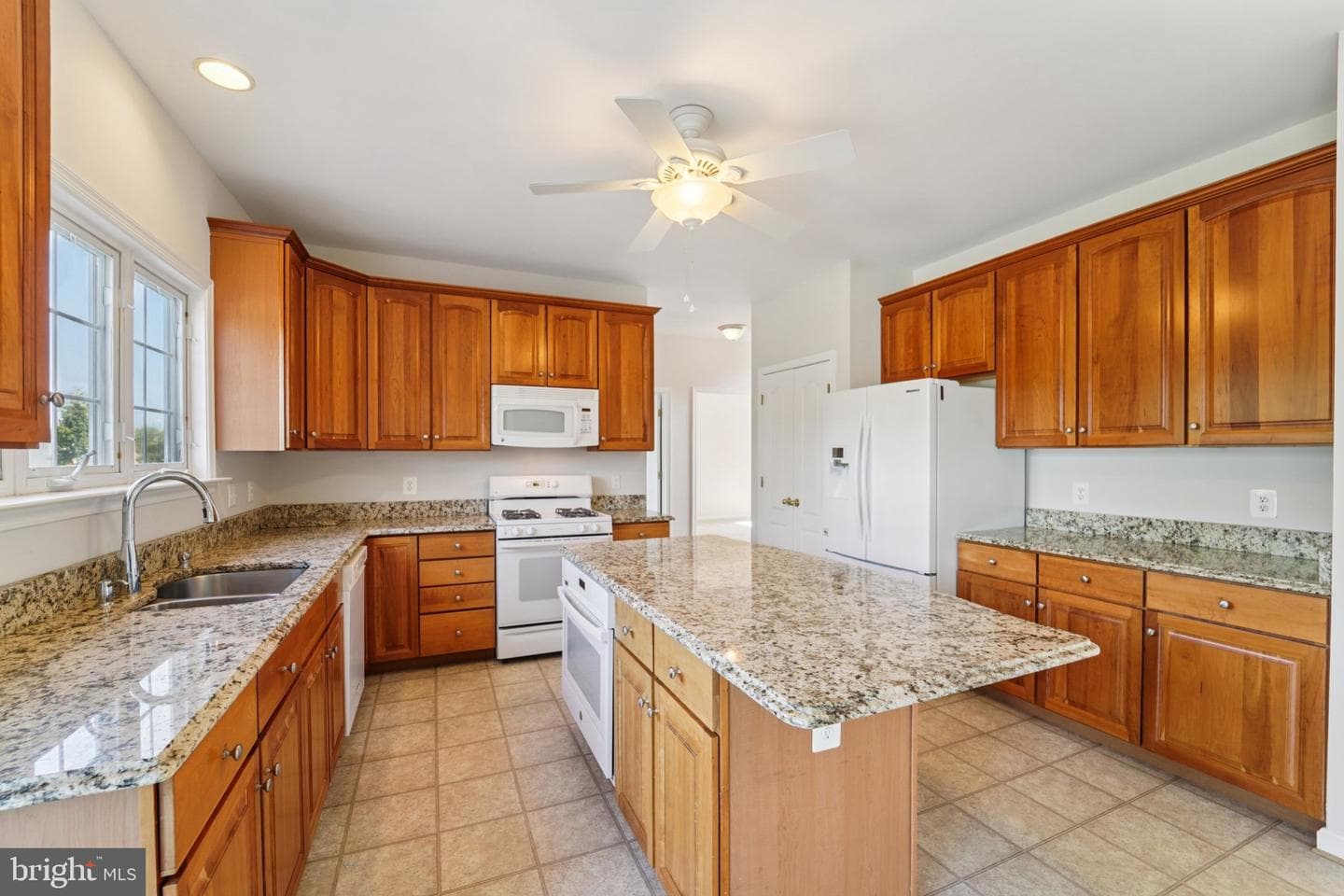 1308 Scotch Heather Avenue photo 9