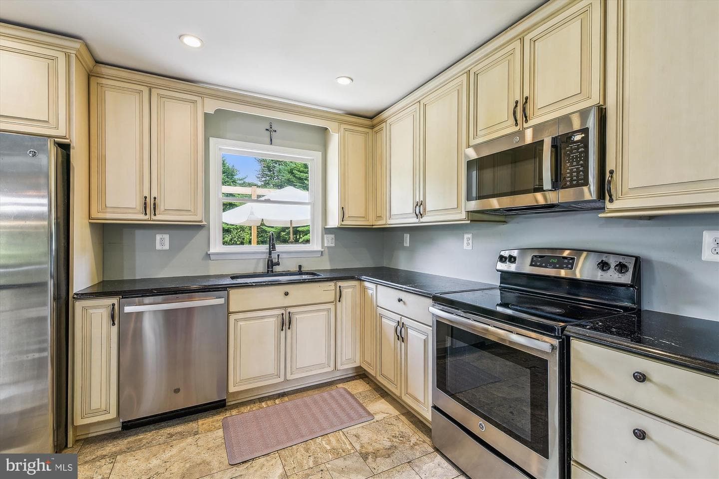 2193 Timothy Drive photo 9