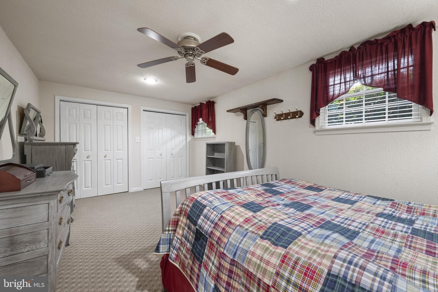 6 Tiffany Court photo 8