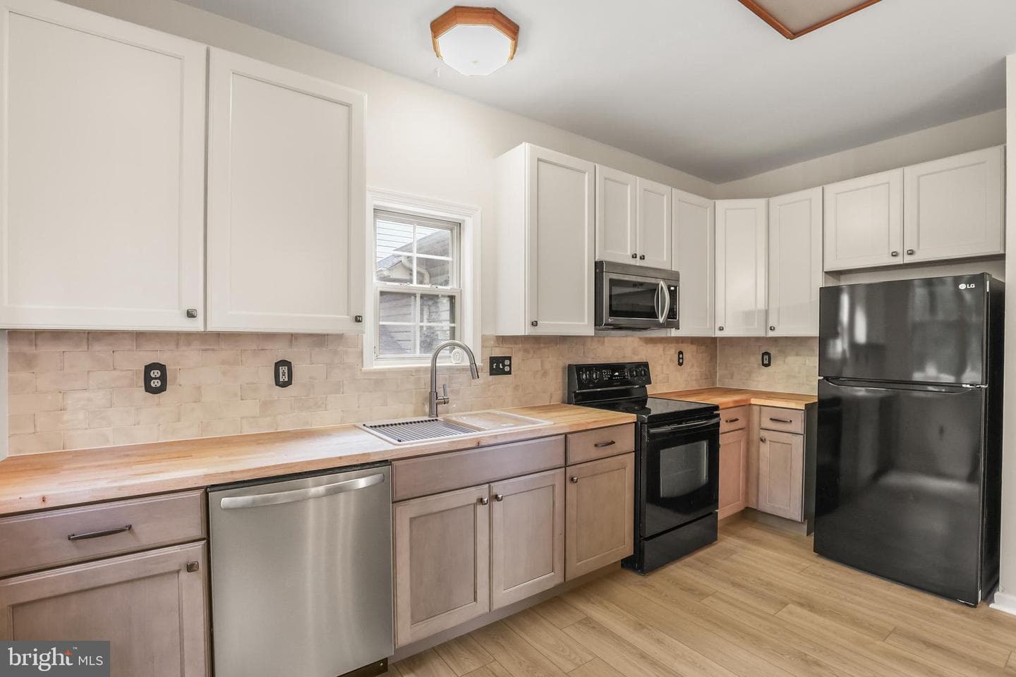 1159 Canon Way photo 9