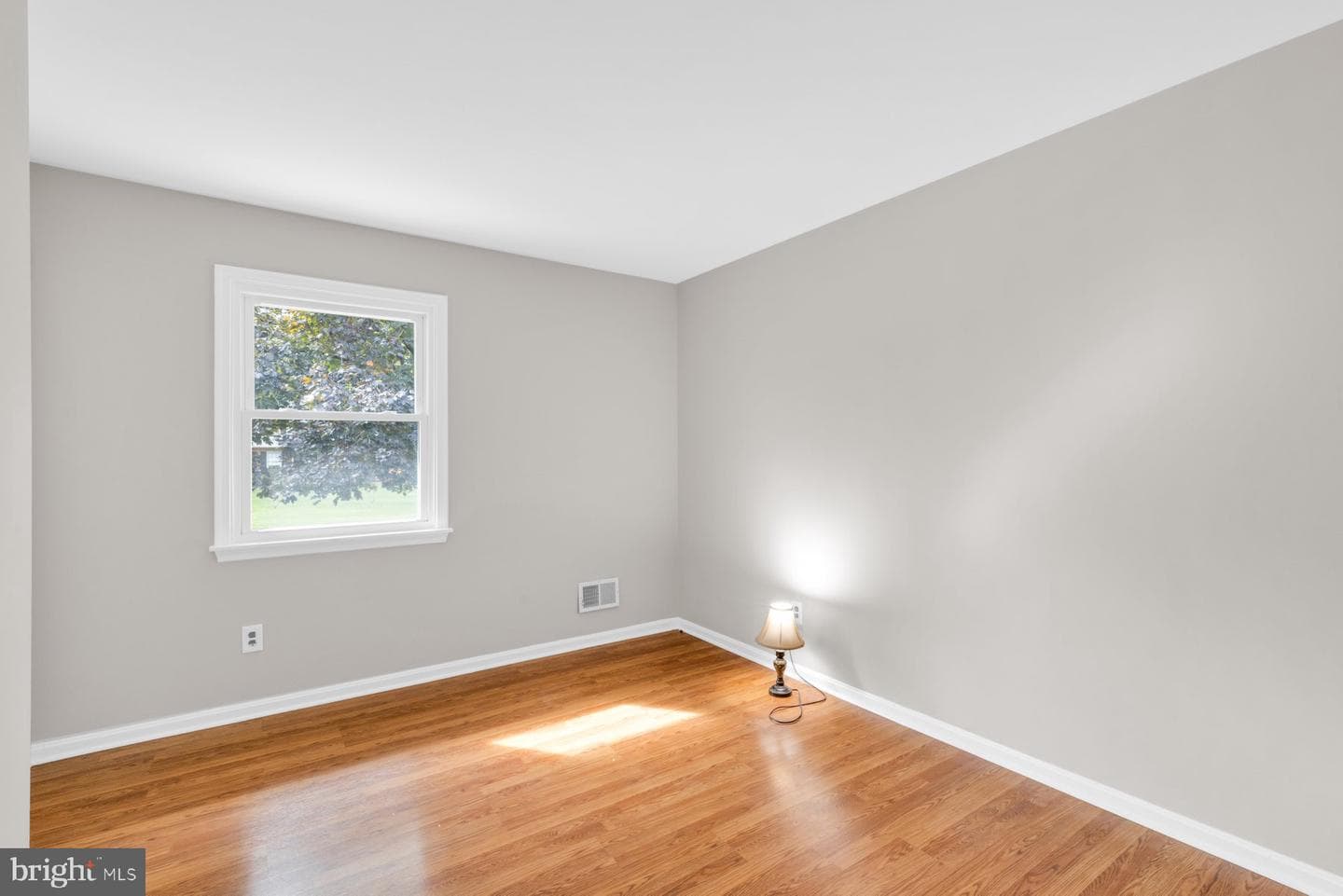 712 Lee Avenue photo 28