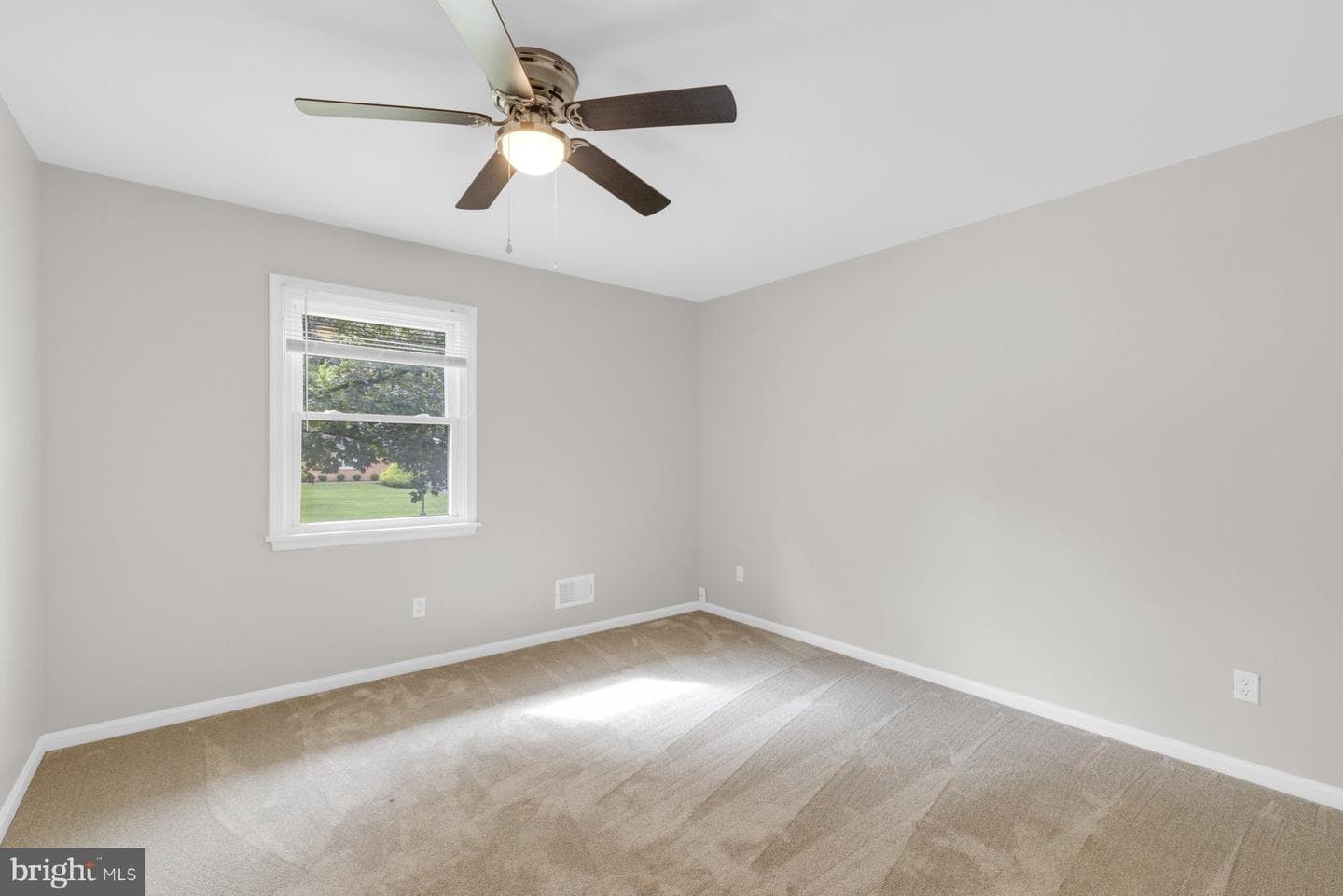 712 Lee Avenue photo 33