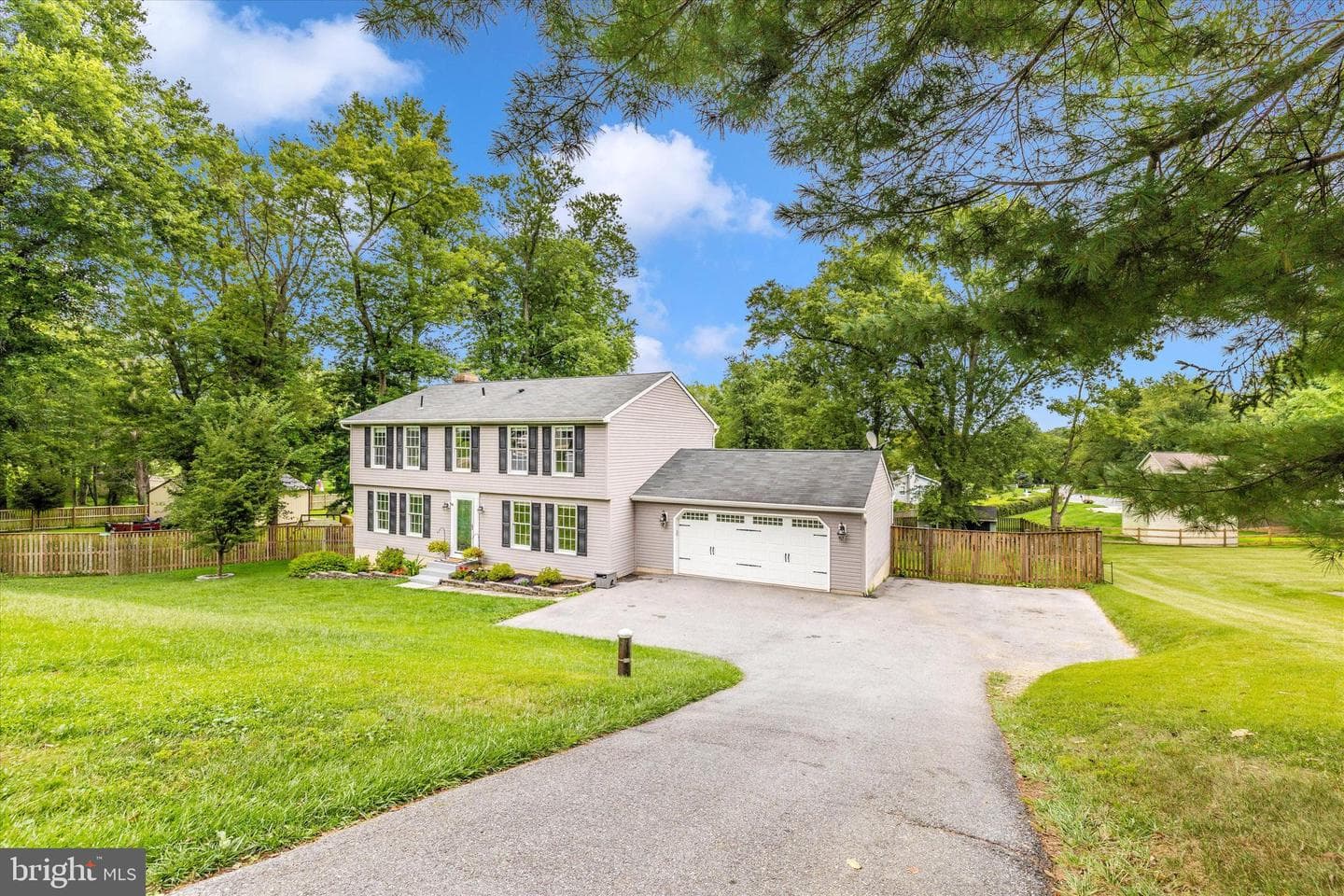 5606 Manor Drive photo 2