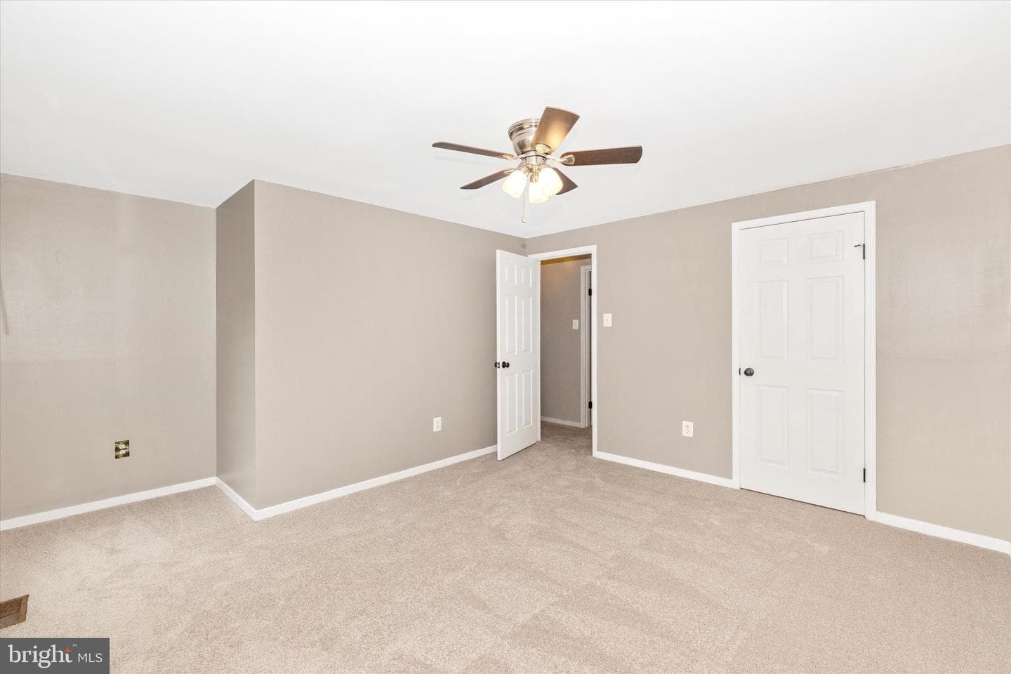 5606 Manor Drive photo 28