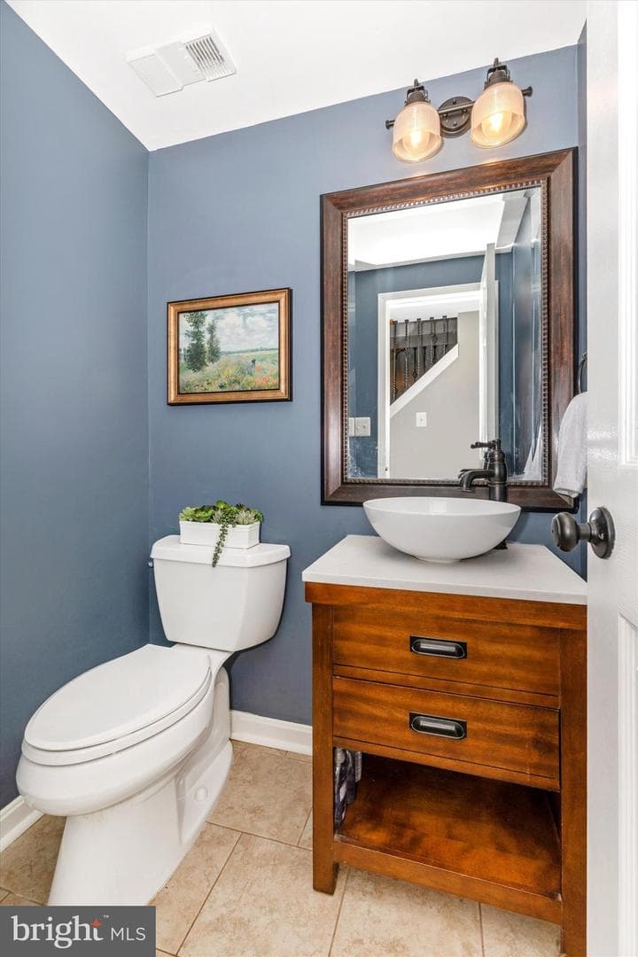 5606 Manor Drive photo 9