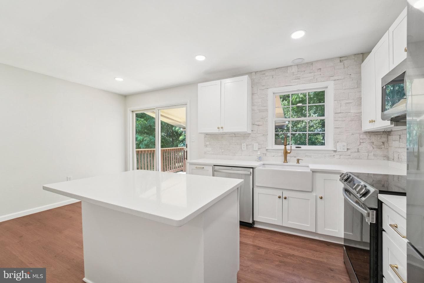 7258 Pommel Drive photo 9