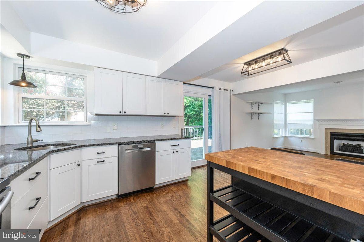 6301 White Cedar Court photo 19