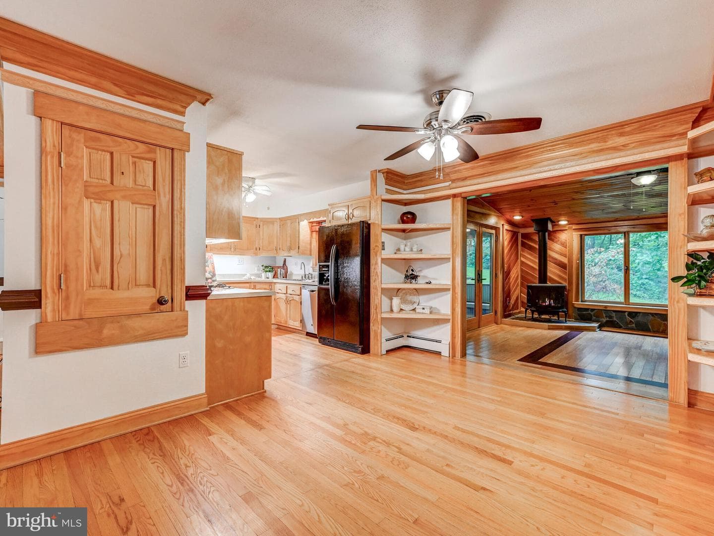 1303 Hillcrest Drive photo 7
