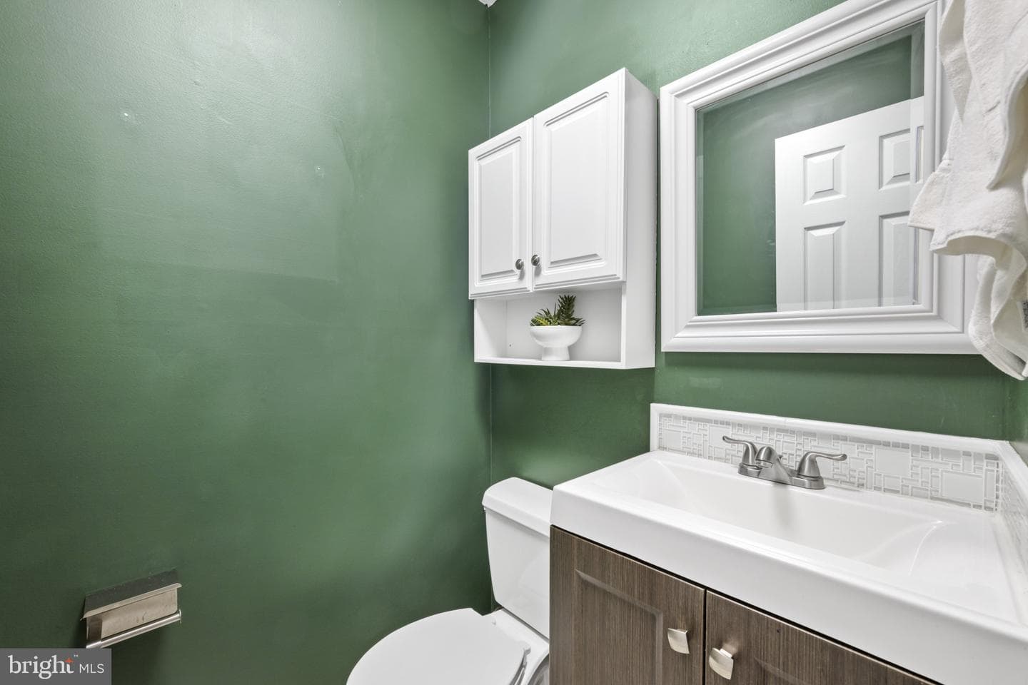 6822 Littlewood Court photo 12