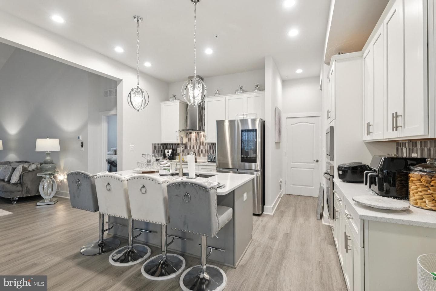 2822 Town View Circle photo 7