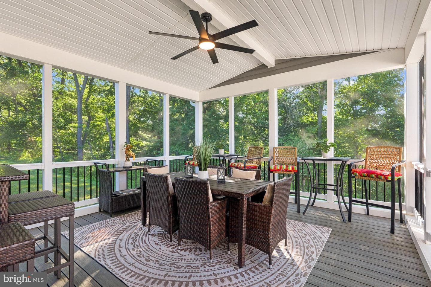 2822 Town View Circle photo 9