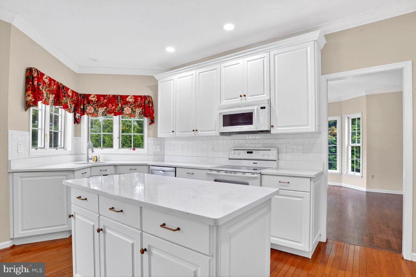 1744 Peppermint Lane photo 11