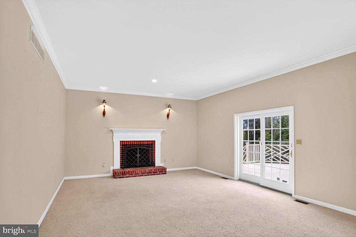 1744 Peppermint Lane photo 12