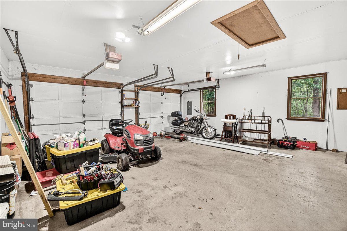 355 Nathans Drive photo 38