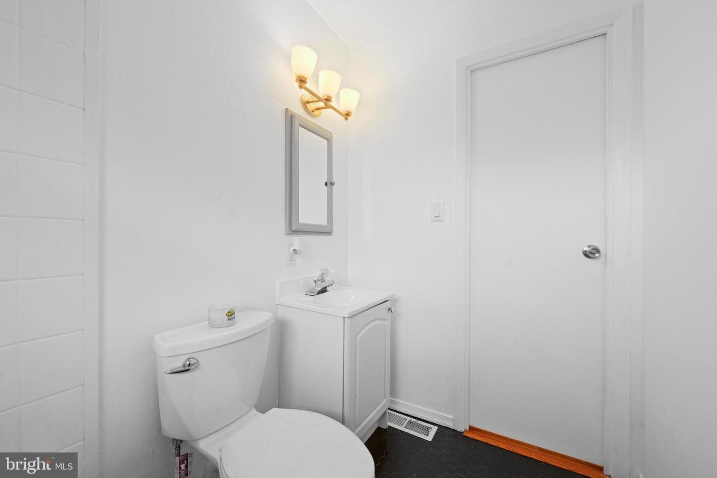 105 Hahn Road photo 18