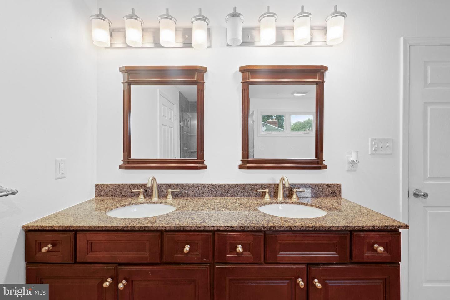 105 Hahn Road photo 29