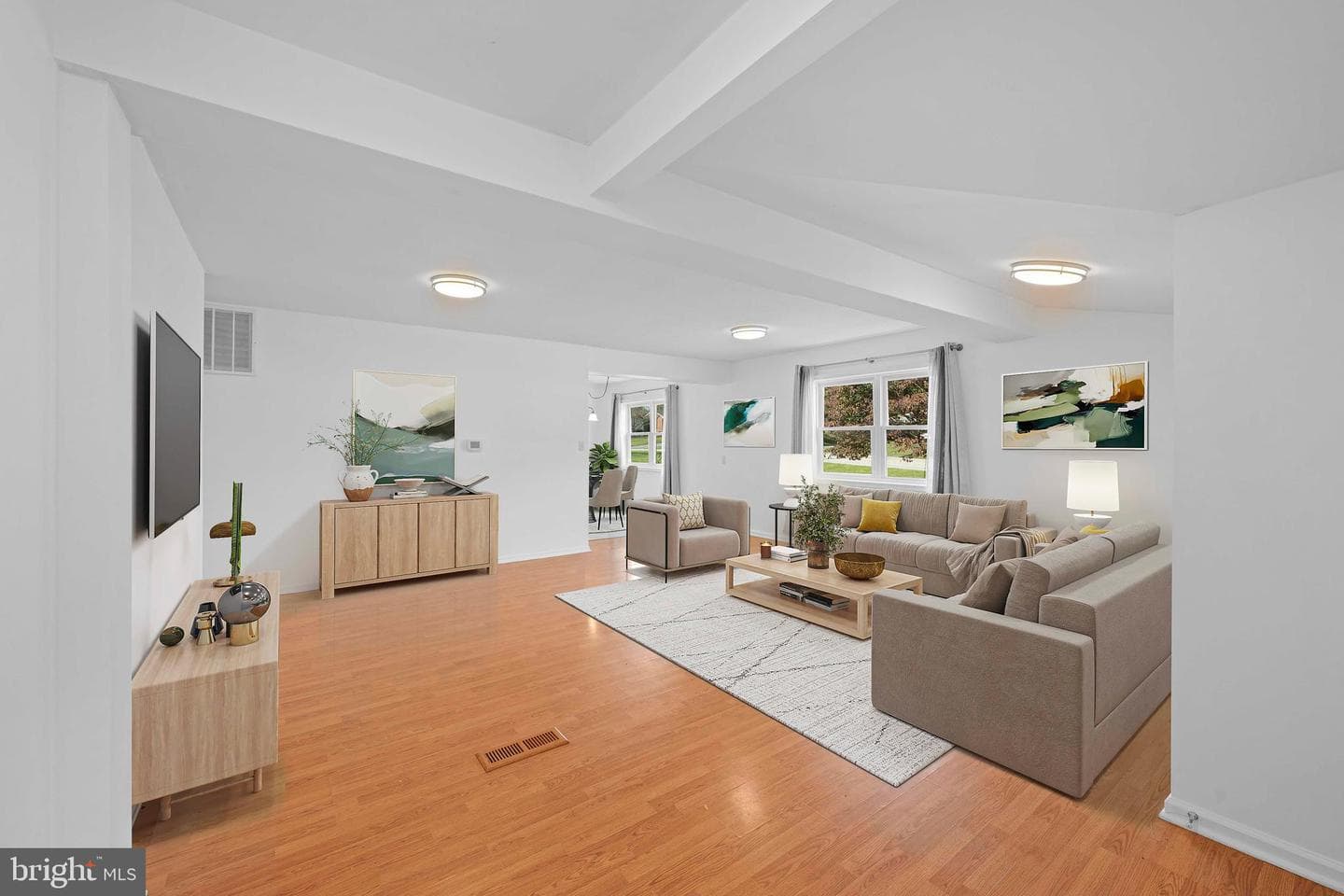 105 Hahn Road photo 3