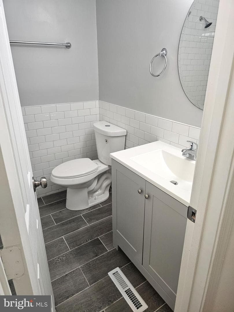398 Bishop Street photo 7