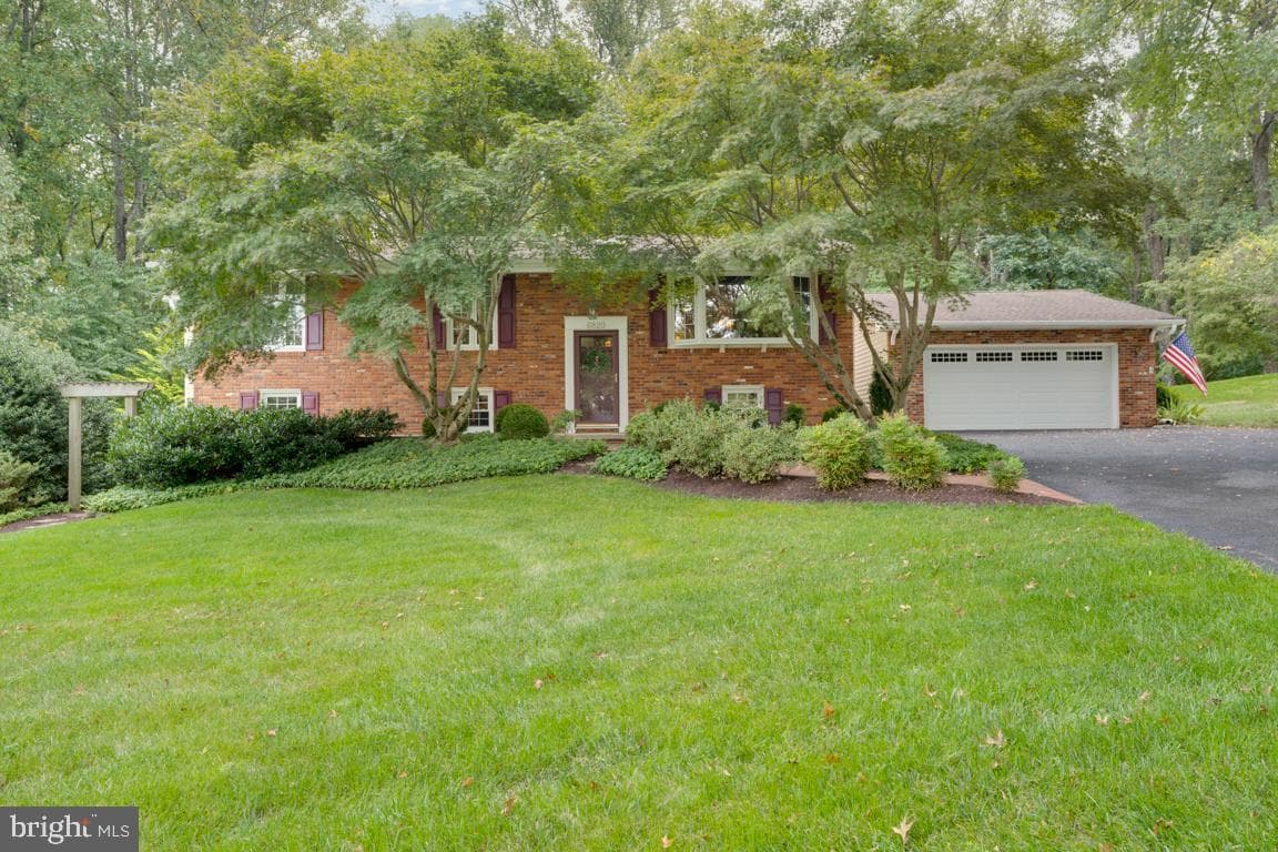 6820 Autumn View Drive photo 11