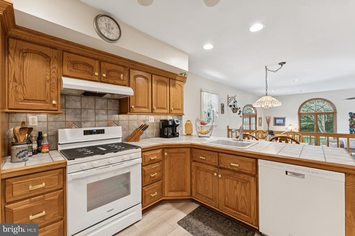 6820 Autumn View Drive photo 16
