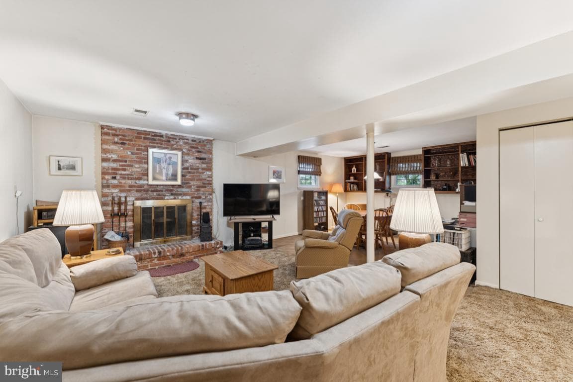 6820 Autumn View Drive photo 33