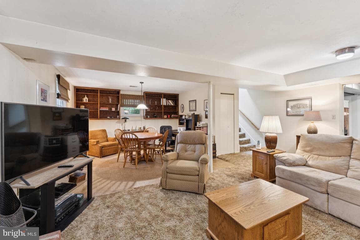6820 Autumn View Drive photo 34