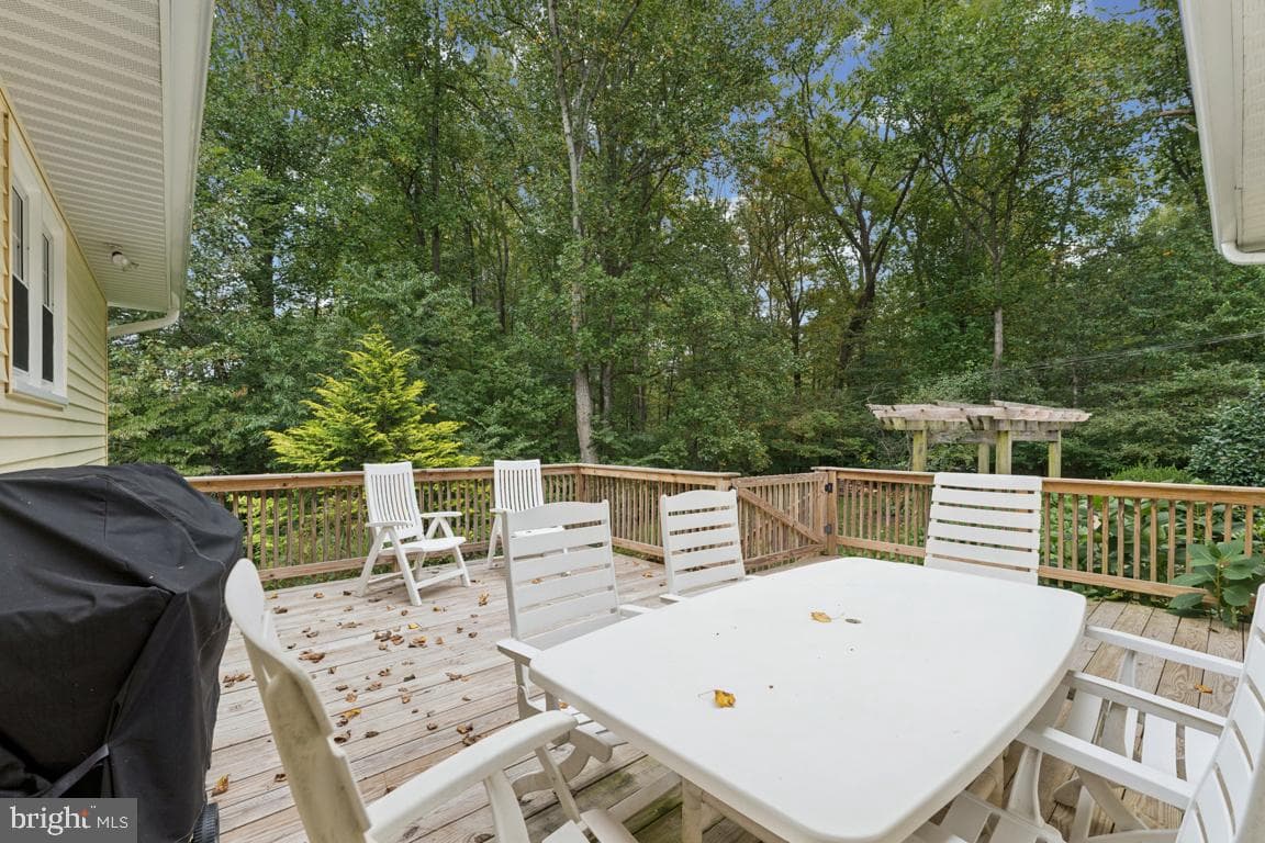 6820 Autumn View Drive photo 8