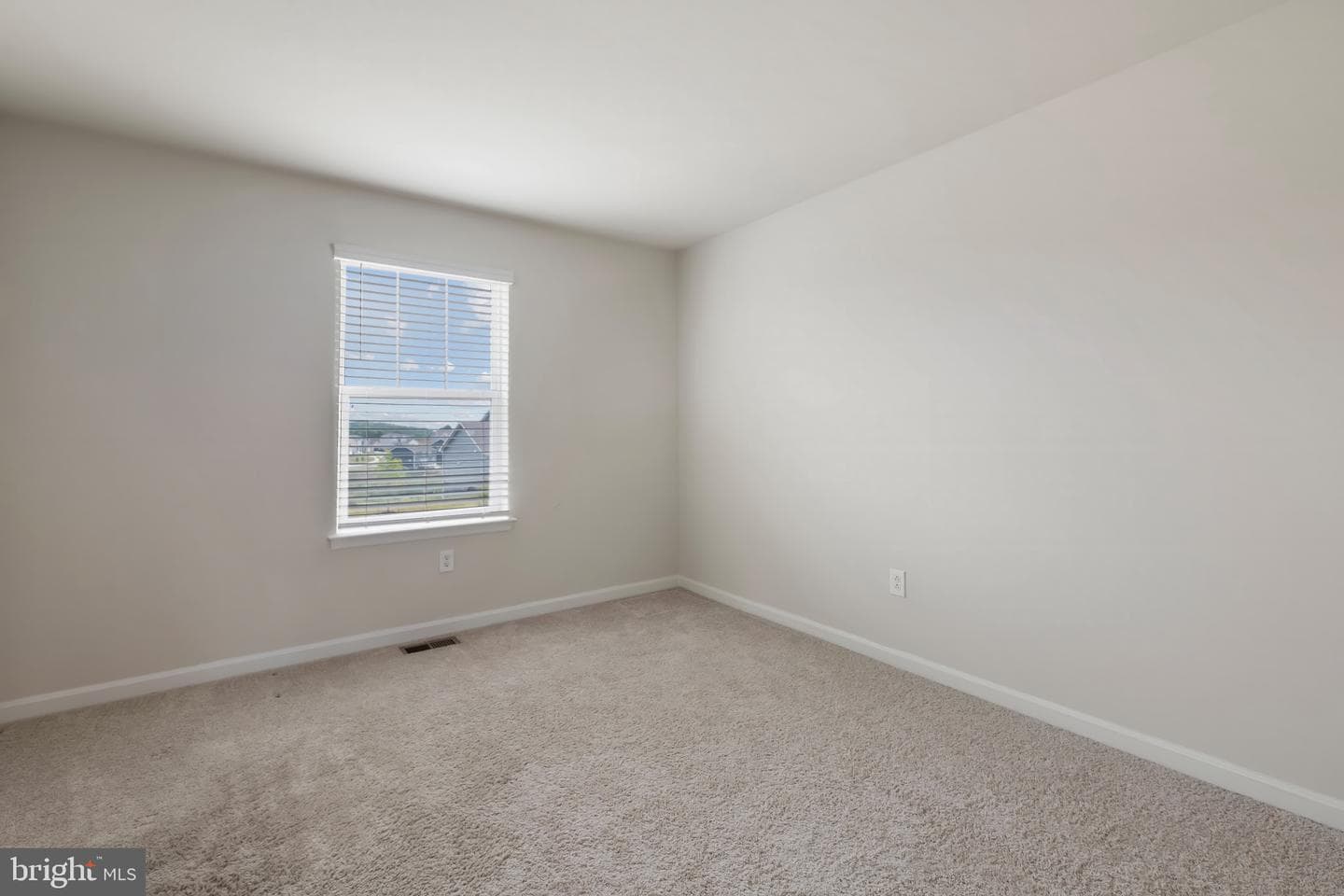 660 N Chandler Drive photo 20