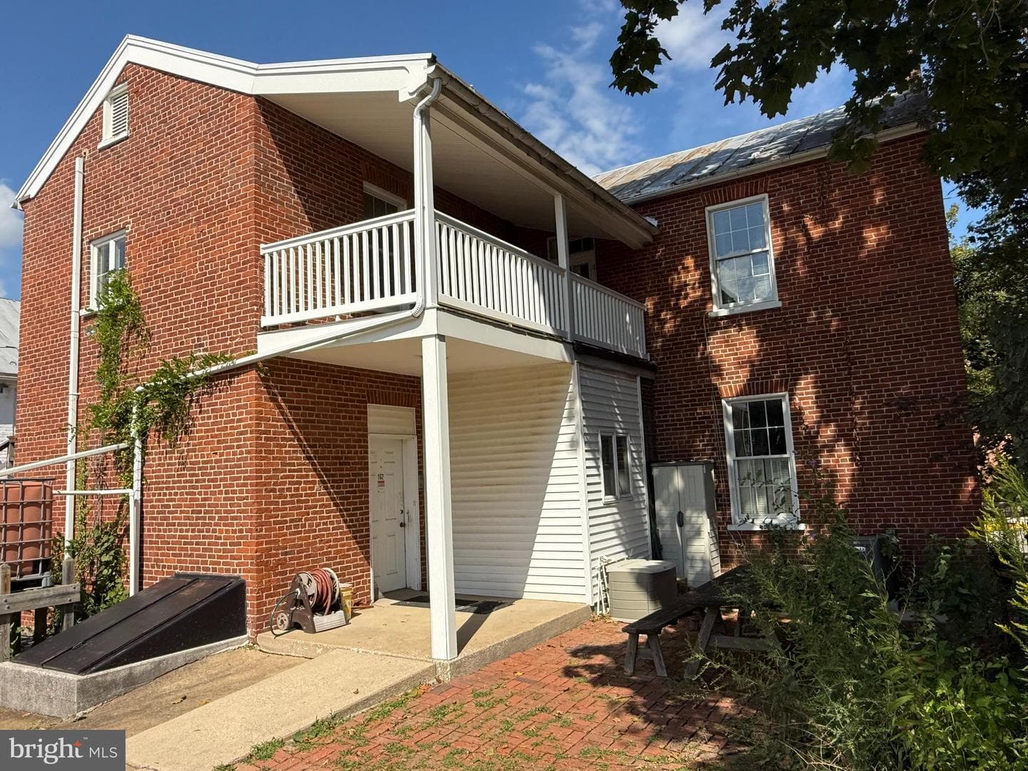 162 E Main Street photo 3
