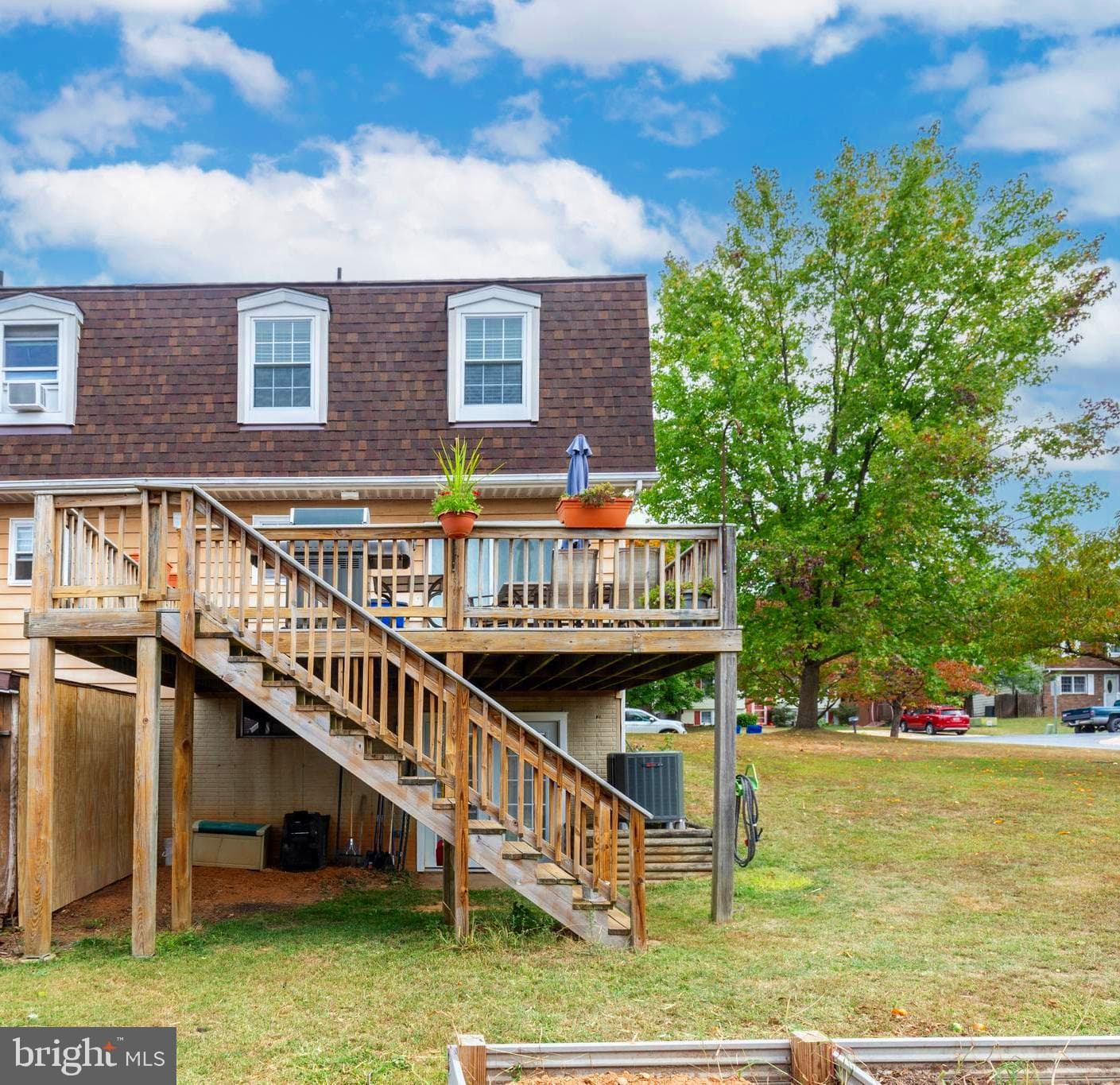 95 Washington Lane photo 23