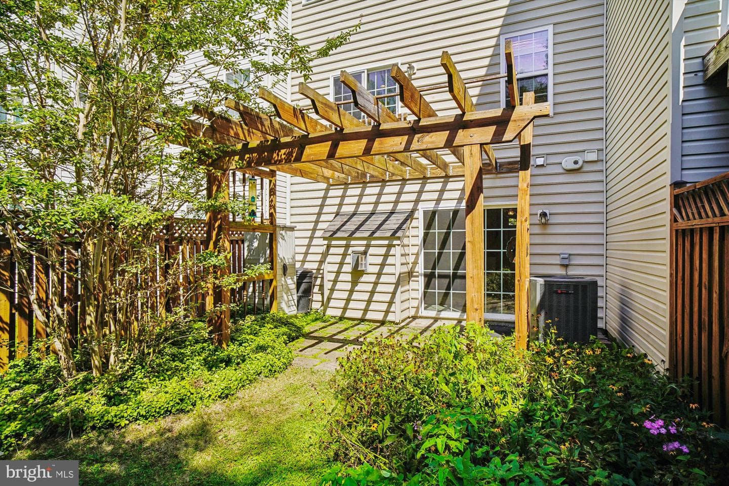 1718 Trestle Street photo 29