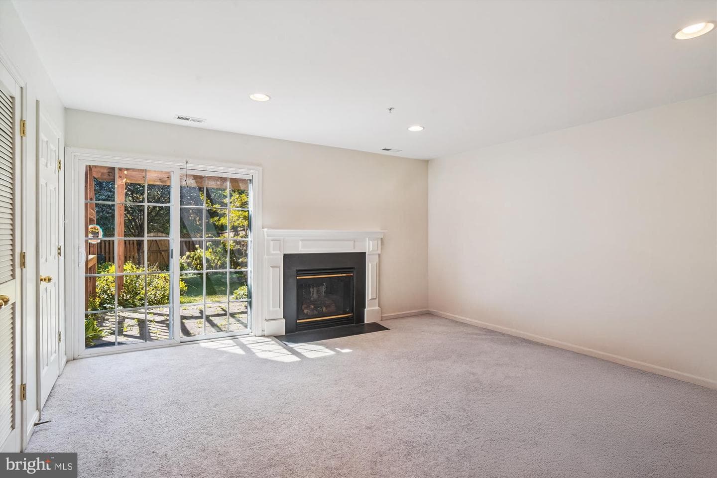 1718 Trestle Street photo 3