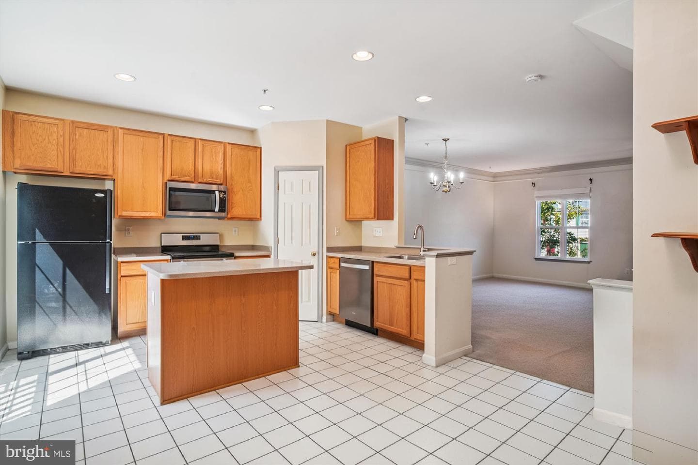 1718 Trestle Street photo 34