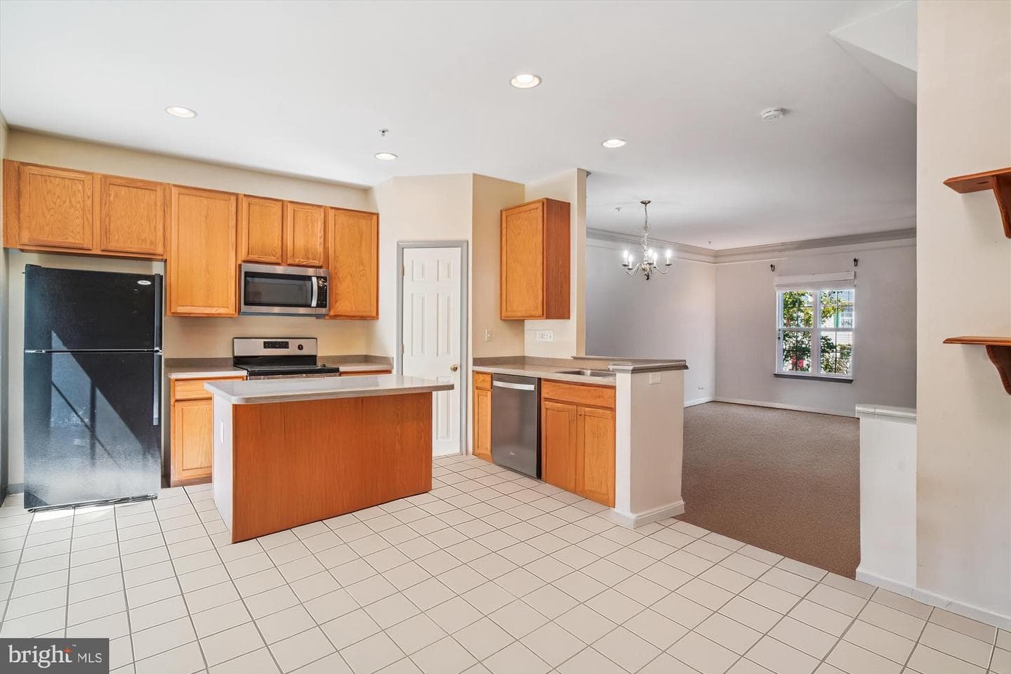 1718 Trestle Street photo 7