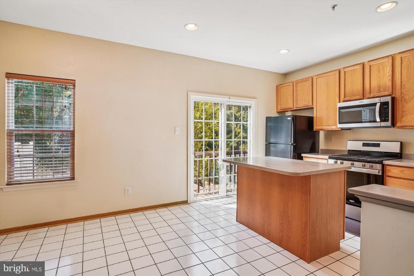 1718 Trestle Street photo 8