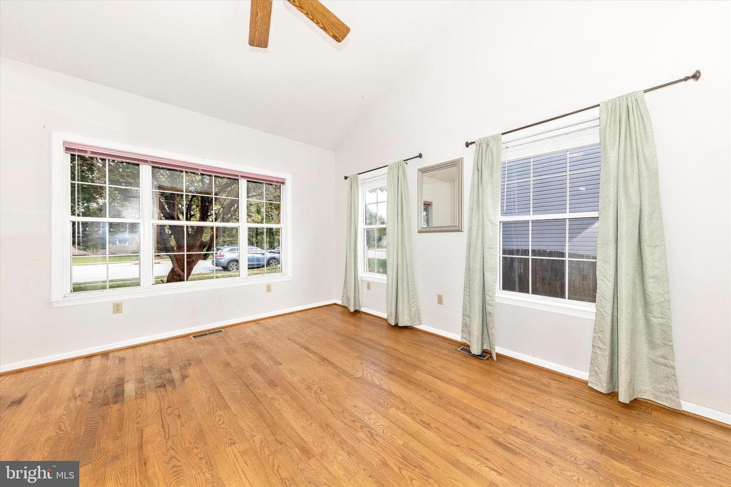 105 Ridge Avenue photo 11