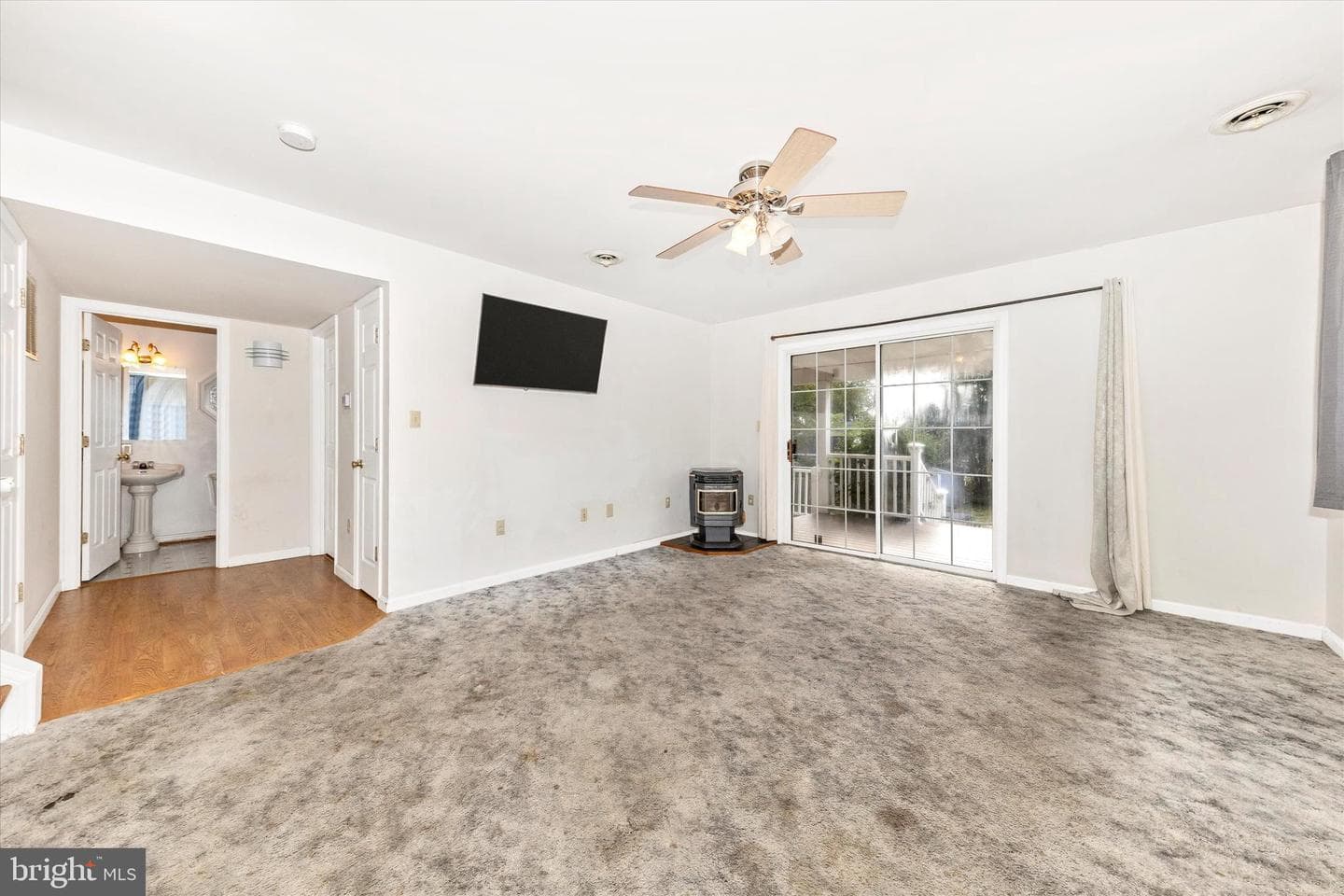 105 Ridge Avenue photo 12