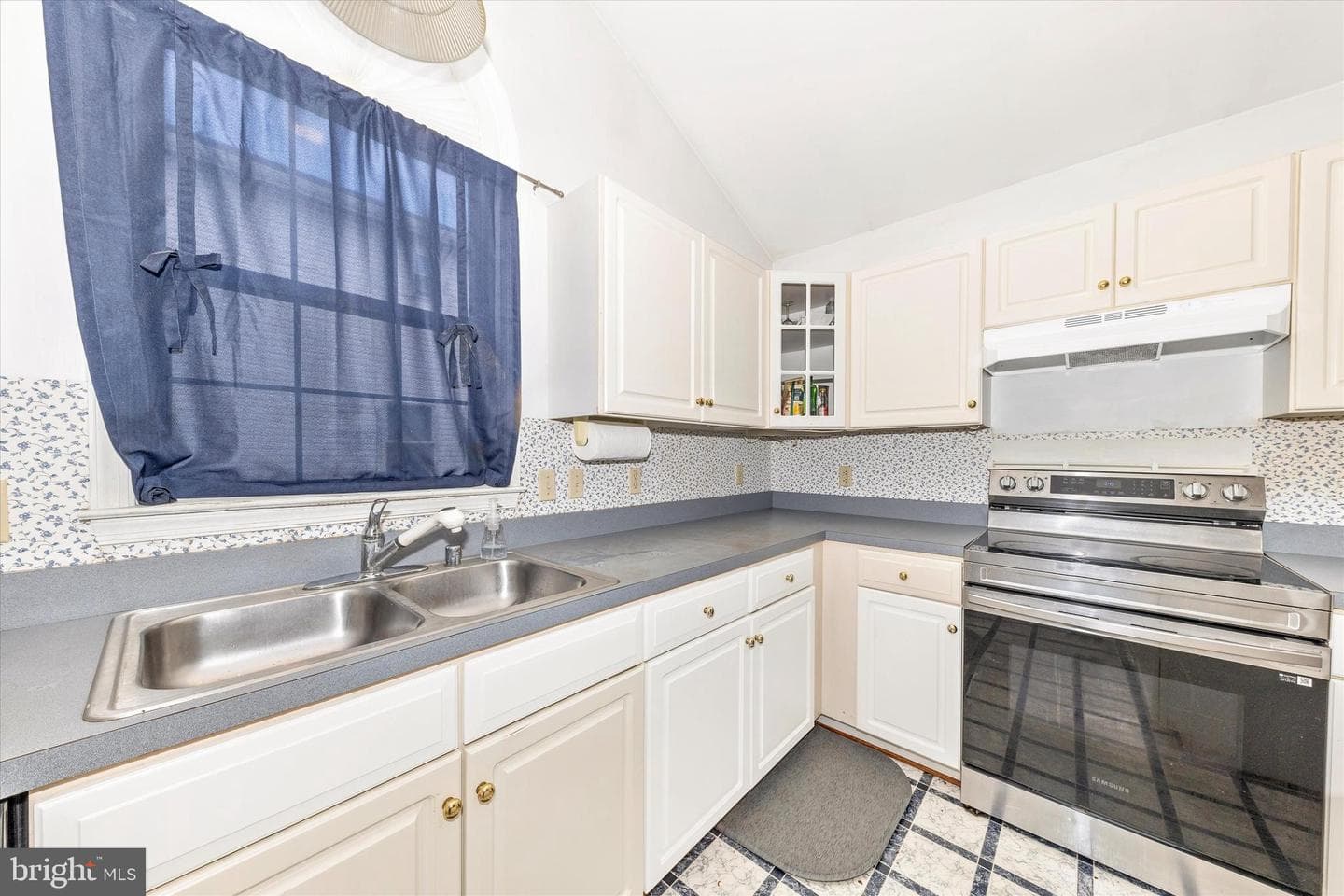 105 Ridge Avenue photo 15