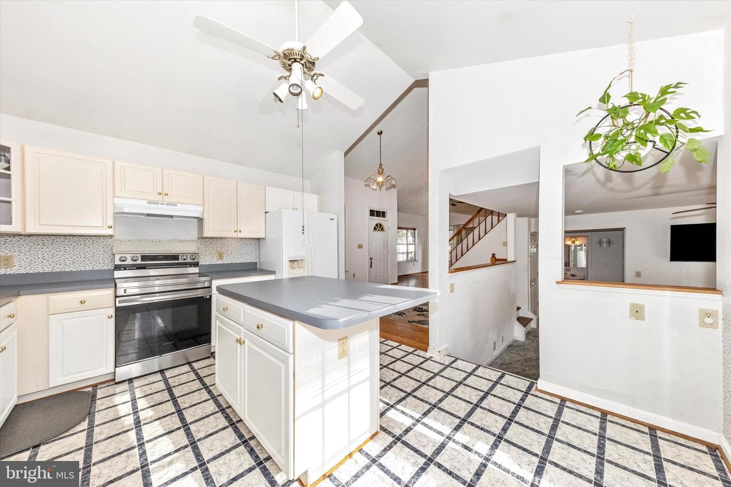 105 Ridge Avenue photo 17