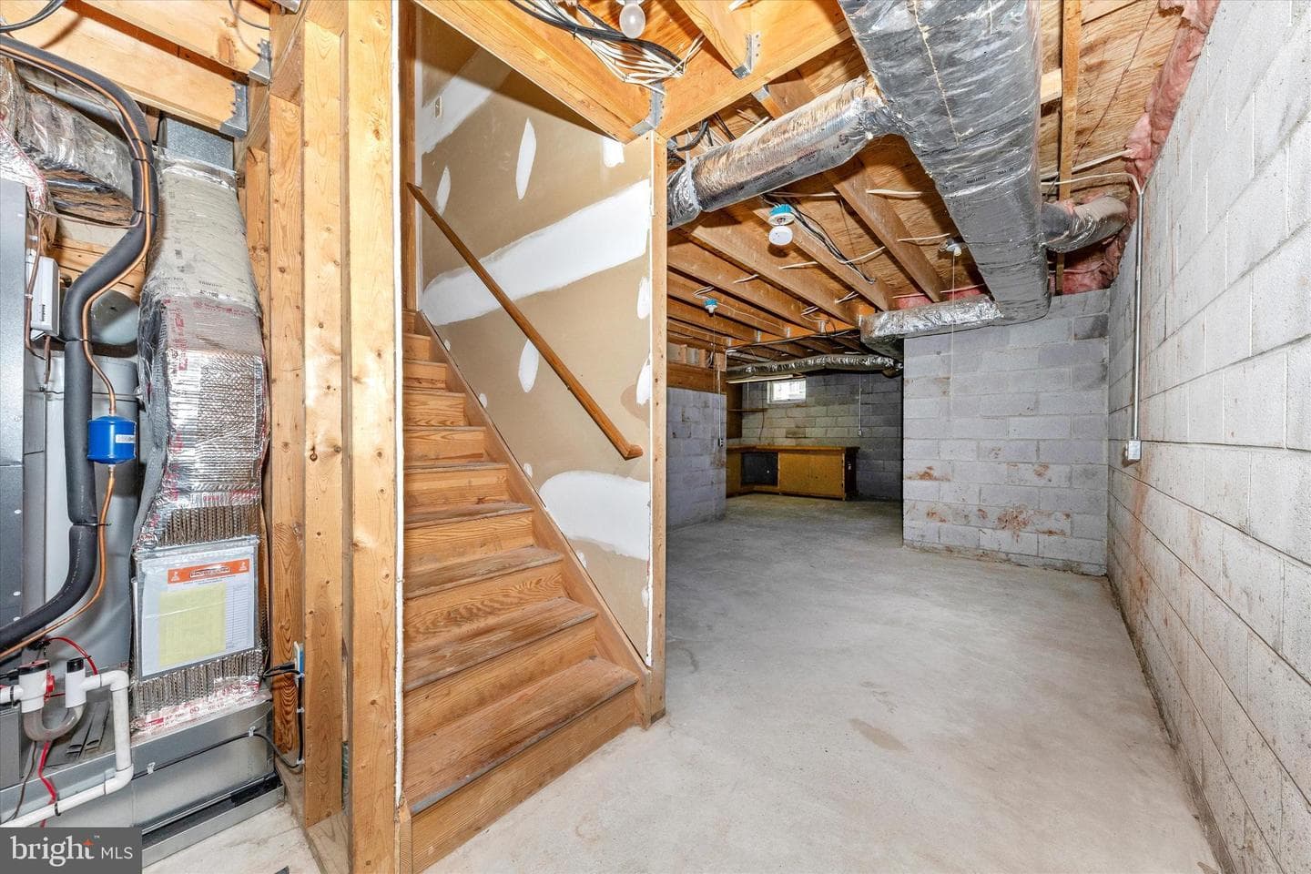 105 Ridge Avenue photo 41