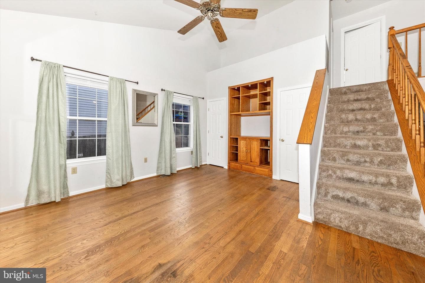 105 Ridge Avenue photo 8