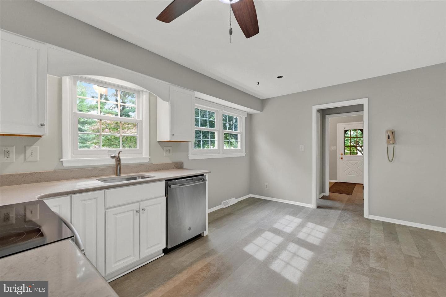 6905 Spring Hill Drive photo 15
